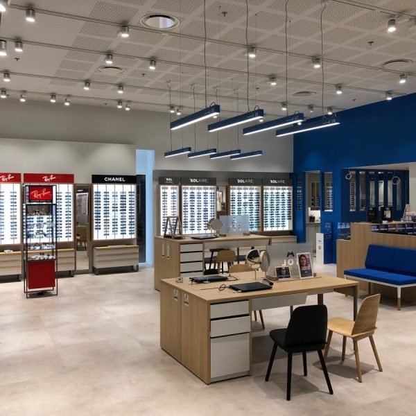 Atol-lunettes-optique-magasin-néon-spot-bureau-vitrines-lumineuses